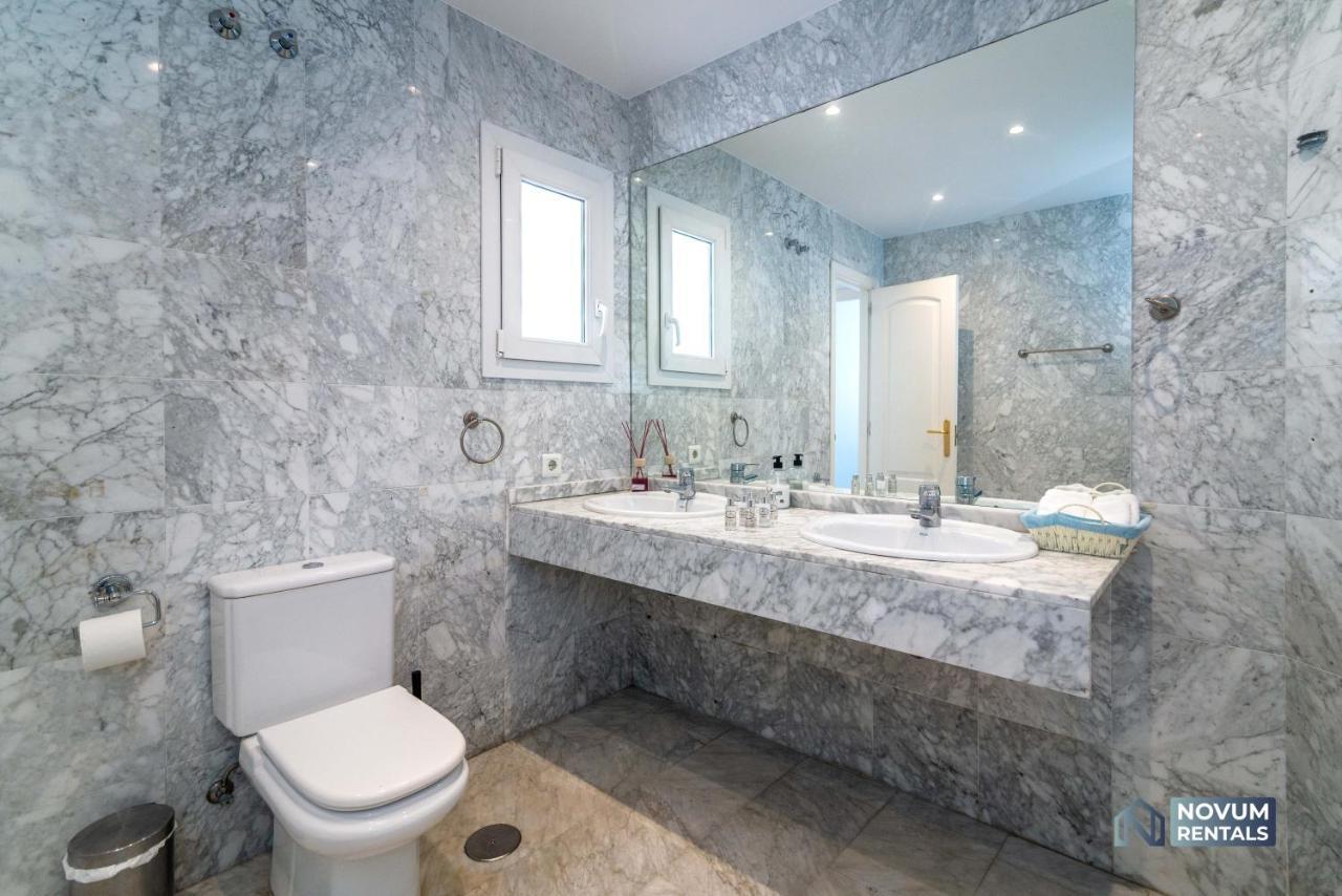 Puerto Banus Finest 2-Bdrm Apt - 50 Metres To Beach ماربيا المظهر الخارجي الصورة
